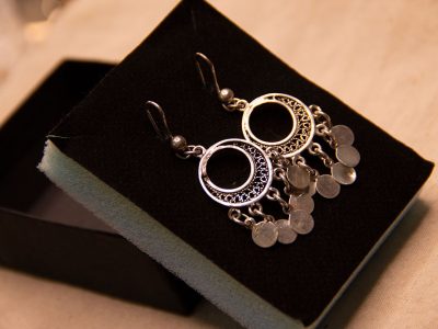 925 Sterling Silver Earrings – Shifṭishī Crescent Design